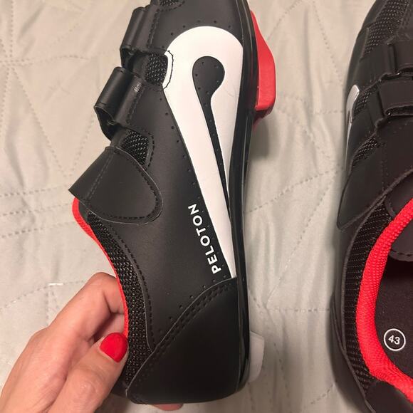Peloton Cycling Shoes with LOOK Delta Cleats – Men’s Size 43 (US 9.5–10) - Picture 5 of 9